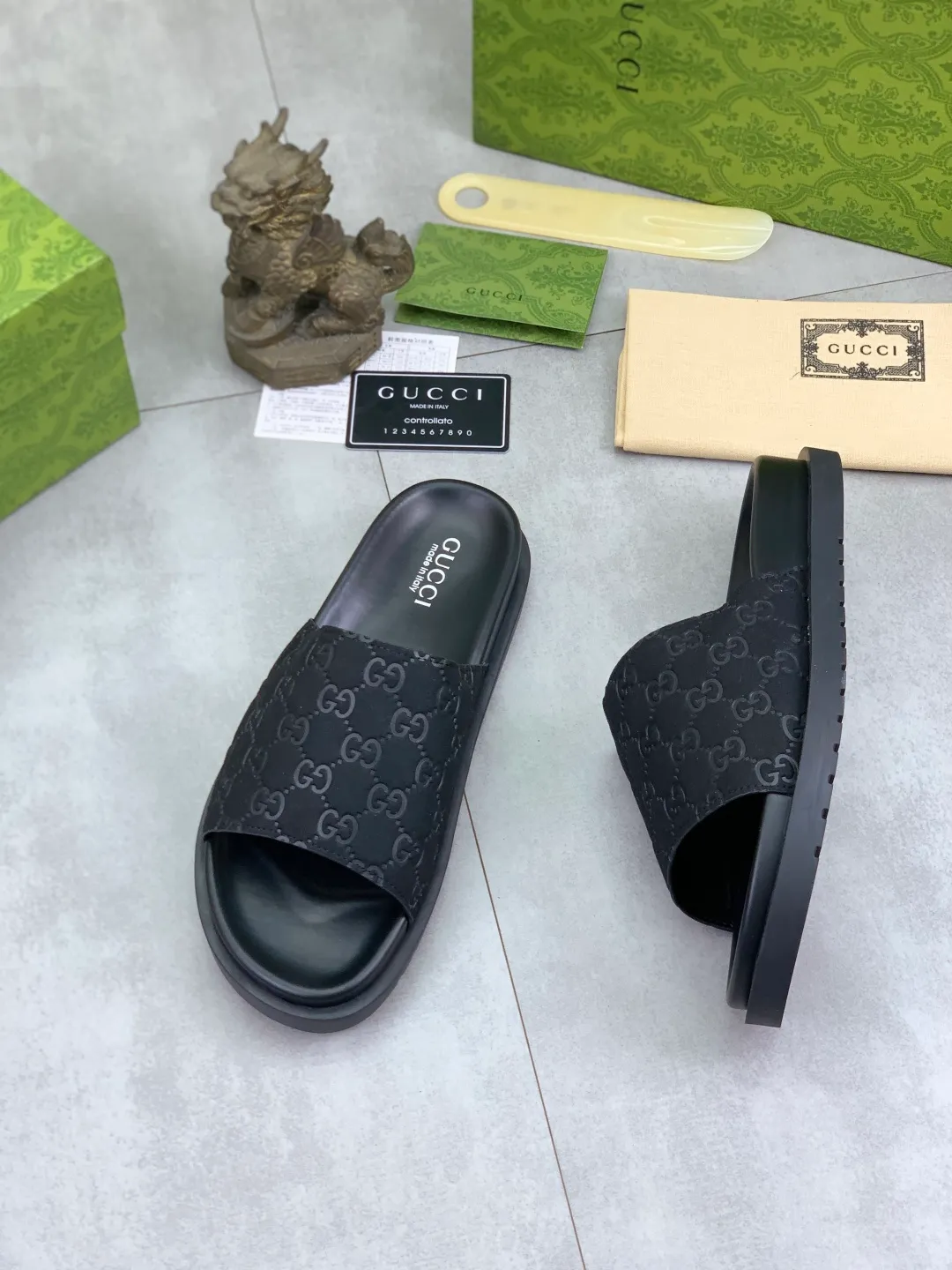 Men's Men's Shoes💰P320💰[New Style]🎁🎁🎁 High-quality GUCCI new casual slippers for the Year of the Snake, original official website, perfect workmanship, transmitting a kind of noble luxury, sublimating its definition of luxury in Gucci's high-end extraordinary craftsmanship. Original Gucci double G combination outsole, code number: 38-44 (45 customized)